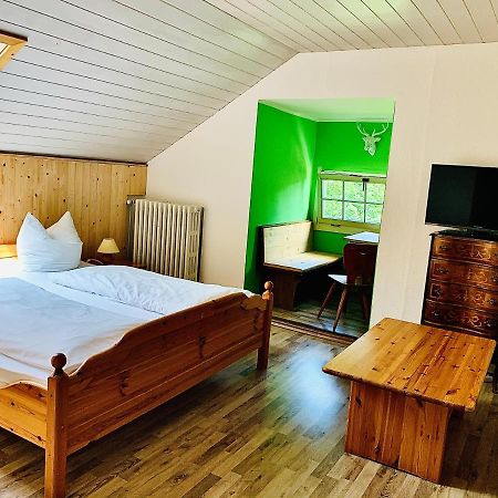 Gaestehaus Hohe Tannen การ์มิช-พาร์เทนเคียร์เชน ภายนอก รูปภาพ