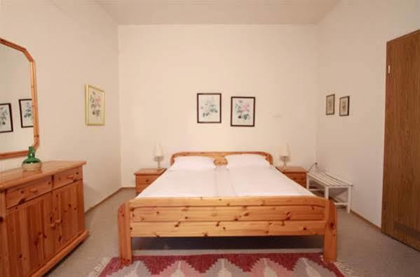 Gaestehaus Hohe Tannen การ์มิช-พาร์เทนเคียร์เชน ภายนอก รูปภาพ